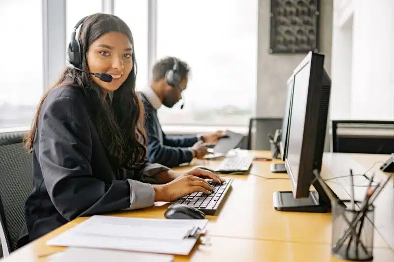 Comment le call tracking dynamique peut améliorer le service client