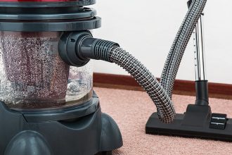 Comment gagner du temps dans le ménage de sa maison avec un aspirateur multifonctions ?