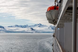 Embarquez pour une croisière polaire d’exception au cœur des glaces